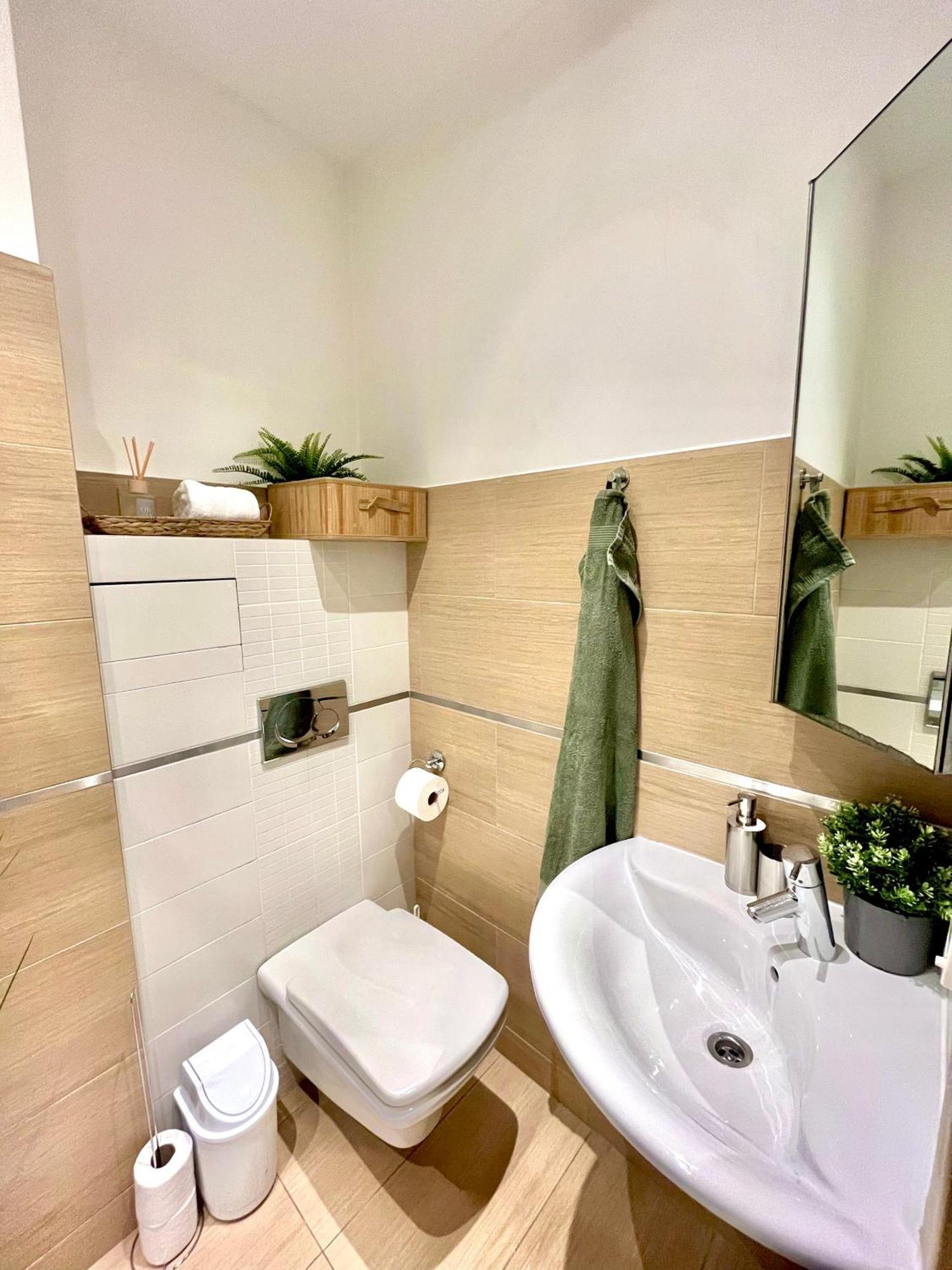 Jenny - Old Town, Free Private Parking, Ac Pressburg