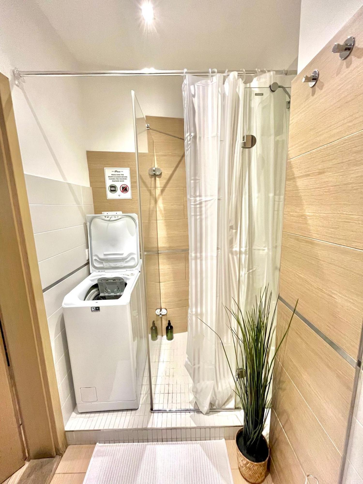 Jenny - Old Town, Free Private Parking, Ac Apartment *